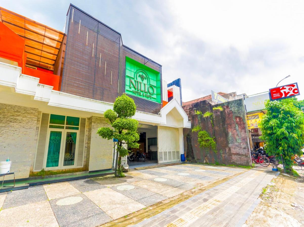 Oyo 90788 Nillo Hotel Kebumen Exteriör bild
