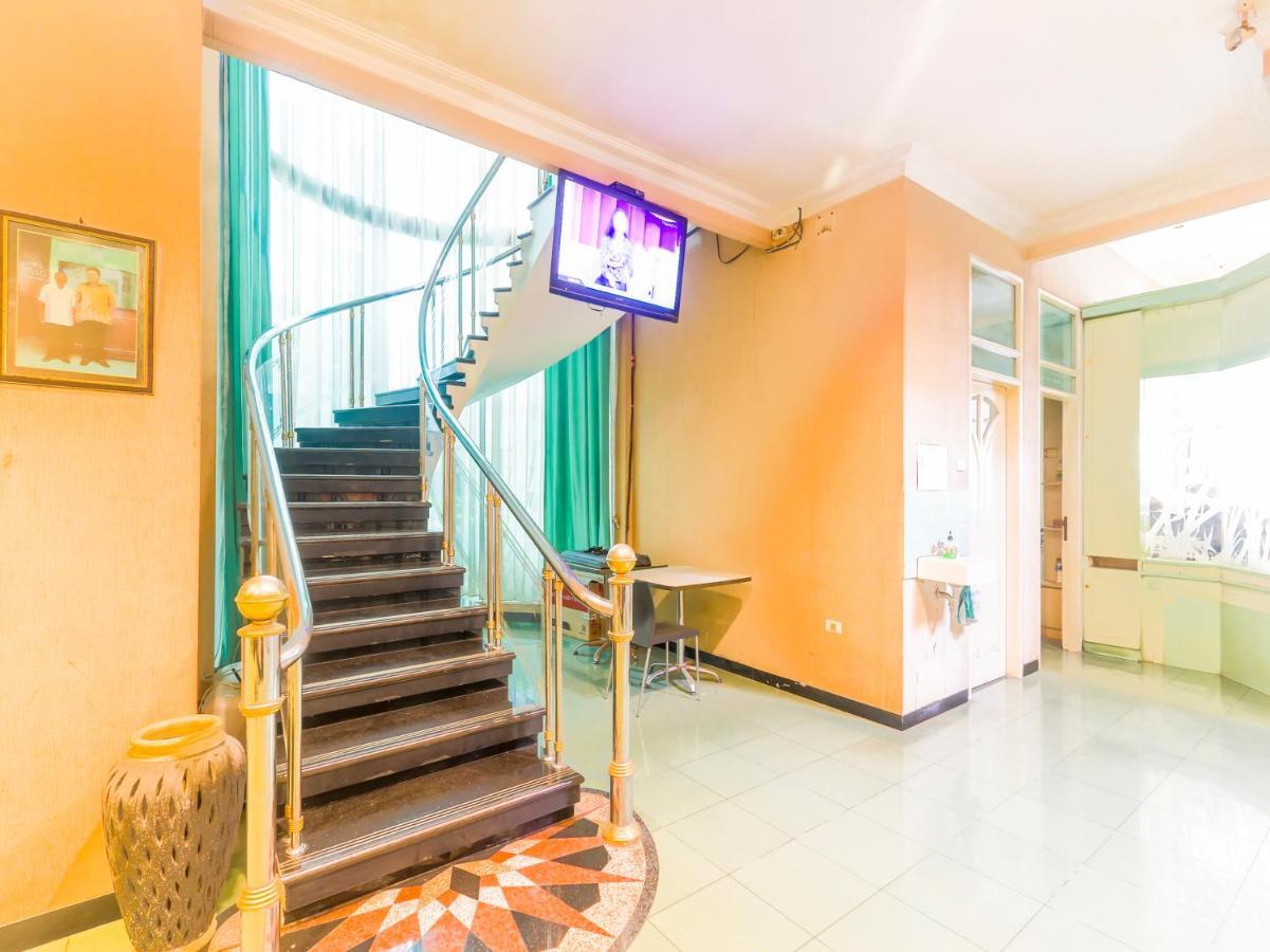 Oyo 90788 Nillo Hotel Kebumen Exteriör bild