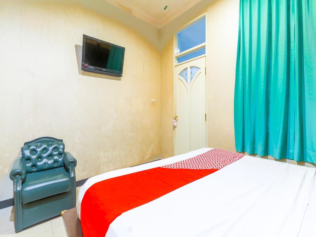 Oyo 90788 Nillo Hotel Kebumen Exteriör bild