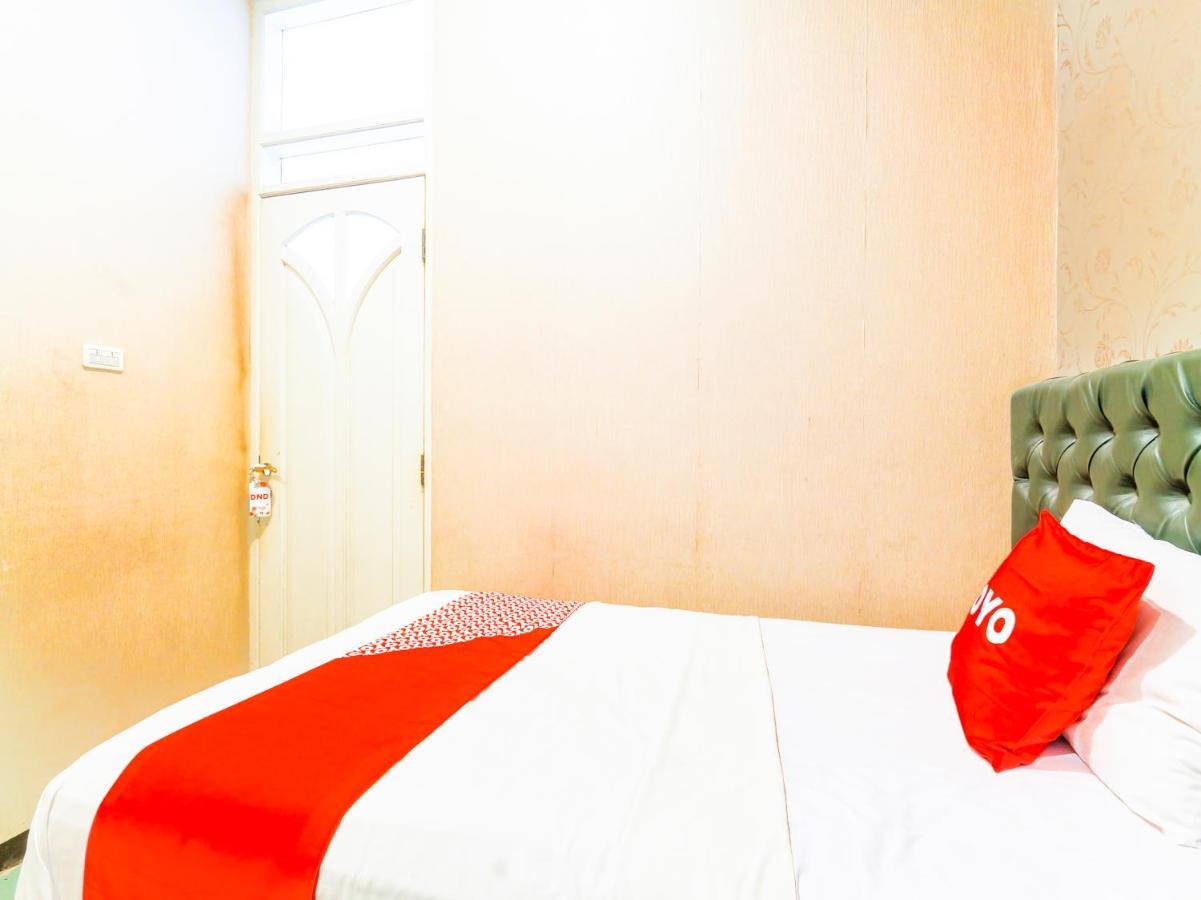 Oyo 90788 Nillo Hotel Kebumen Exteriör bild