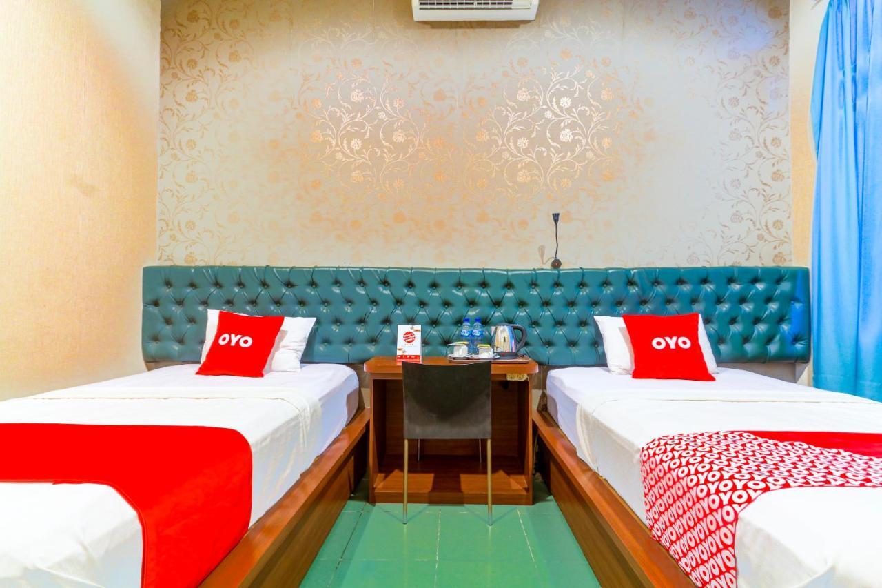 Oyo 90788 Nillo Hotel Kebumen Exteriör bild