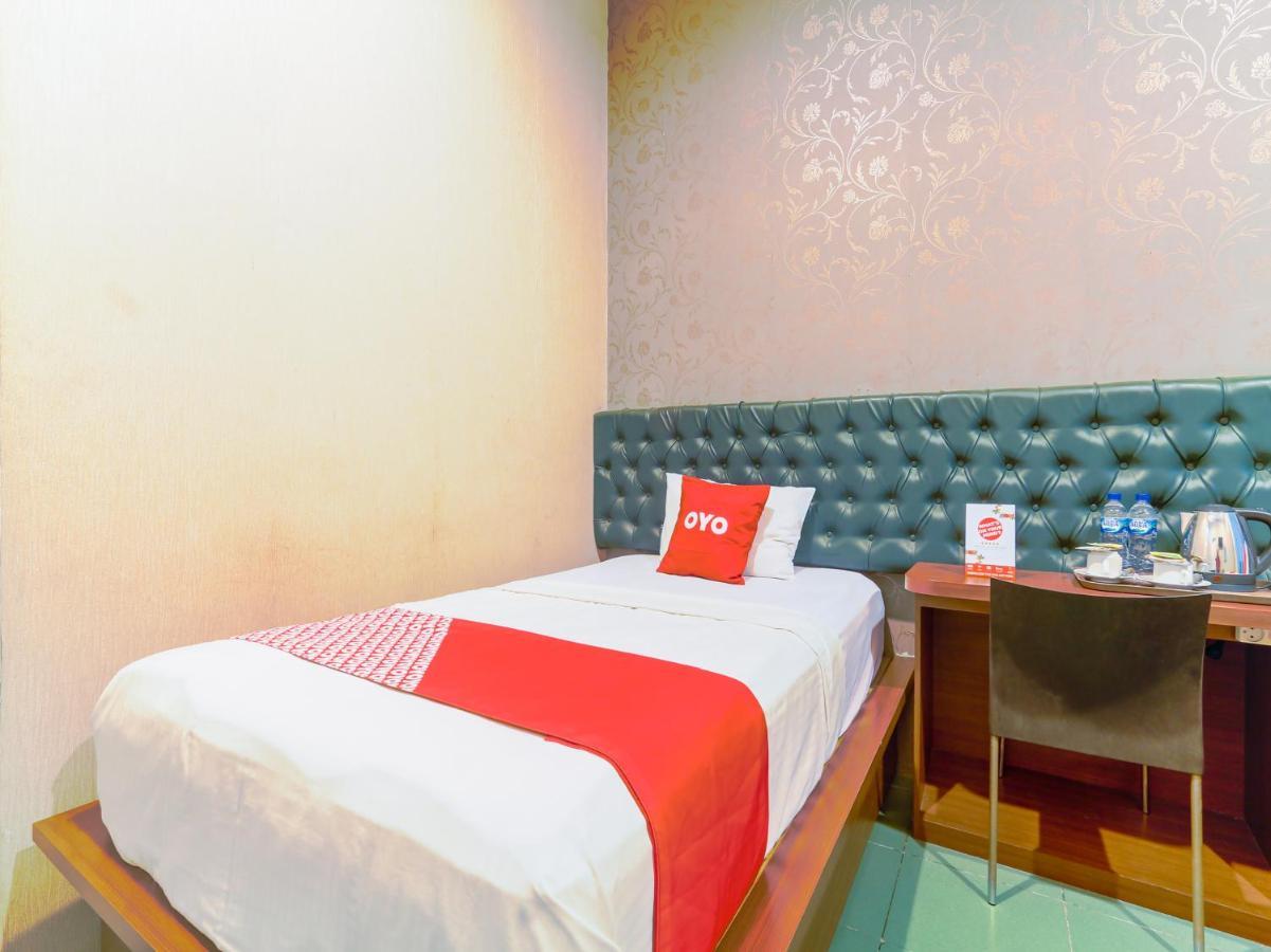 Oyo 90788 Nillo Hotel Kebumen Exteriör bild